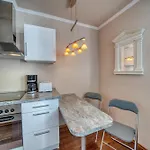 - Haus P, App 0p0202 *